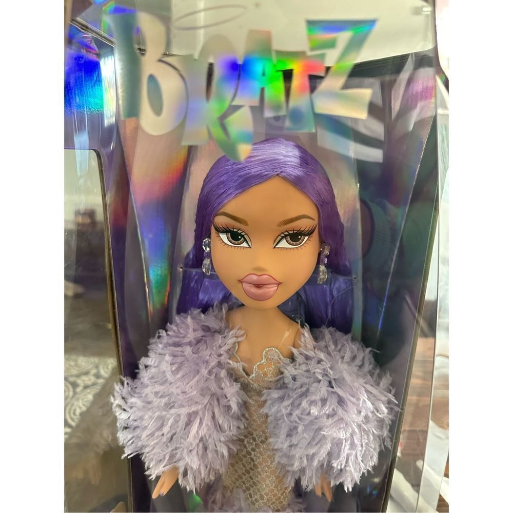 Bratz x Kylie Jenner 24-Inch Large-Scale Fashion Doll with Gown, 2 Ft tall - Picture 3 of 7